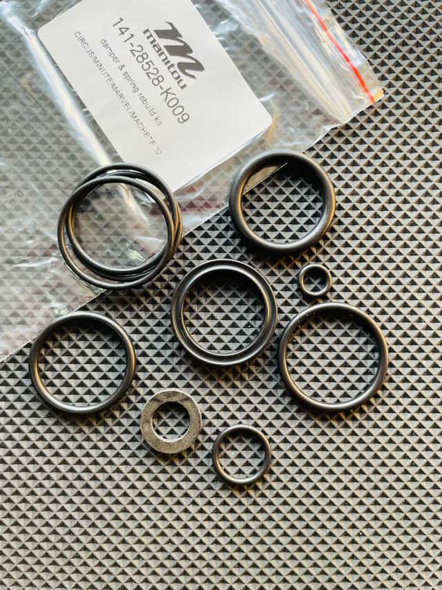 32мм | комплект уплотнителей вилок Manitou 32mm | Circus / Minute / Marvel / Machete