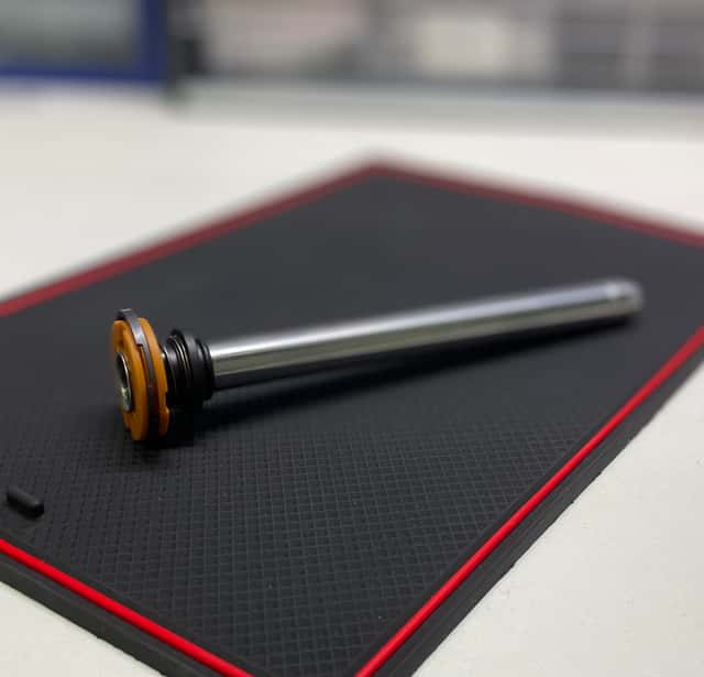 Отскок вилки RockShox Tora 100мм